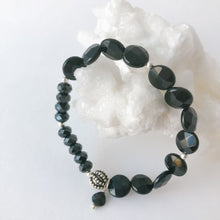 Load image into Gallery viewer, Black Onyx and Gold Bracelet
